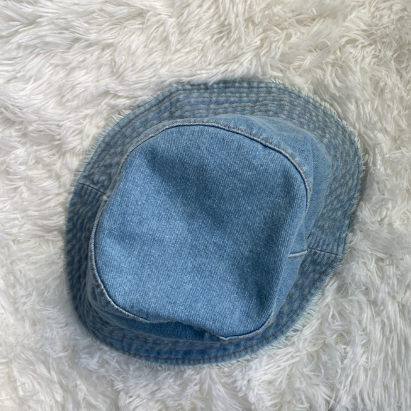 Wrangler Denim bucket hat. Light denim. Fringe. - Picture 5 of 5